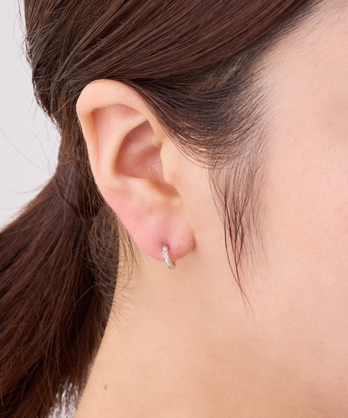 CALIN STANDARD(カリンスタンダード)の「◆金属アレルギー対応◆◆made in japan◆【純金厚メッキ】 ビジュー 極小ミニマル ループフィットイヤリング(イヤリング・レディース・シルバー/ゴールド/ピンクゴールド・FREE)」の5枚目の写真