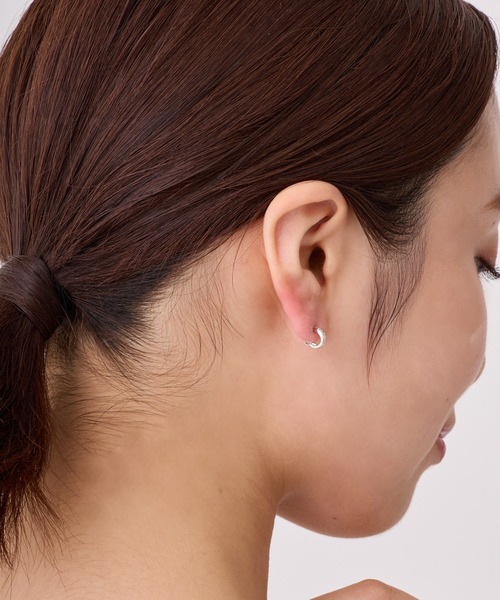 CALIN STANDARD(カリンスタンダード)の「◆金属アレルギー対応◆◆made in japan◆【純金厚メッキ】 ビジュー 極小ミニマル ループフィットイヤリング(イヤリング・レディース・シルバー/ゴールド/ピンクゴールド・FREE)」の6枚目の写真