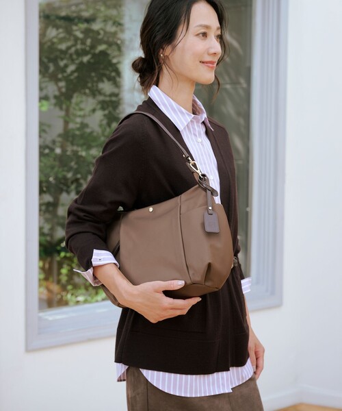J.PRESS（ジェイプレス）の「【着丈が選べる】KNIT BASIC ロング カーディガン（カーディガン/ボレロ・レディース・ネイビー系/ダークブラウン系/ベージュ系/ライトグレー系・LARGE/MEDIUM）」の5枚目の写真