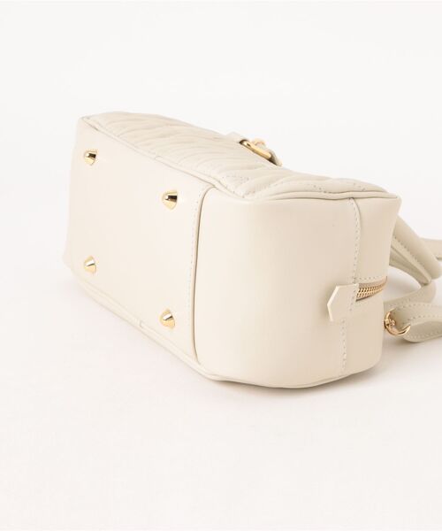 MARLON FIRENZE（マーロンフィレンツェ）の「ギャザーボストンバッグ《MARLON》（ハンドバッグ・レディース・アイボリー・フリー）」の4枚目の写真