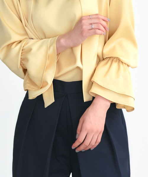 RUIRUE BOUTIQUE(ルイルエブティック)の「マルチway 洗える ストレッチ | 着せ替え ドレープ Tee ブラウス | レディース ボウタイブラウス 体型カバー 長袖 オフィスカジュアル きれいめ トップス シャツ(シャツ/ブラウス・レディース・ピンク/オフホワイト/イエロー/ブラック/ブルーグレー/ピンクベージュ・L/M)」の21枚目の写真