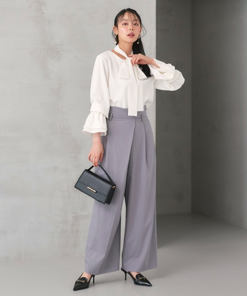 RUIRUE BOUTIQUE(ルイルエブティック)の「マルチway 洗える ストレッチ | 着せ替え ドレープ Tee ブラウス | レディース ボウタイブラウス 体型カバー 長袖 オフィスカジュアル きれいめ トップス シャツ(シャツ/ブラウス・レディース・ピンク/オフホワイト/イエロー/ブラック/ブルーグレー/ピンクベージュ・L/M)」の11枚目の写真