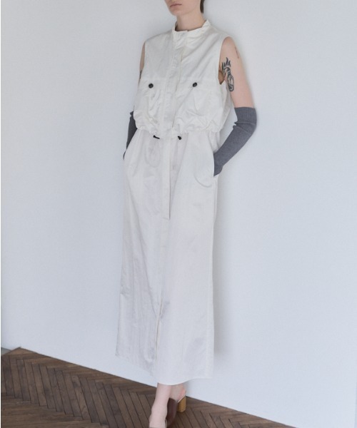 Muel Chic(ミュエルシック)の「Fin shirt one-piece フィンシャツワンピース(ワンピース・レディース・ブラック/ベージュ/オフホワイト・MEDIUM)」の1枚目の写真