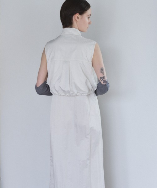 Muel Chic(ミュエルシック)の「Fin shirt one-piece フィンシャツワンピース(ワンピース・レディース・ブラック/ベージュ/オフホワイト・MEDIUM)」の12枚目の写真