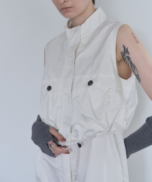 Muel Chic(ミュエルシック)の「Fin shirt one-piece フィンシャツワンピース(ワンピース・レディース・ブラック/ベージュ/オフホワイト・MEDIUM)」の13枚目の写真