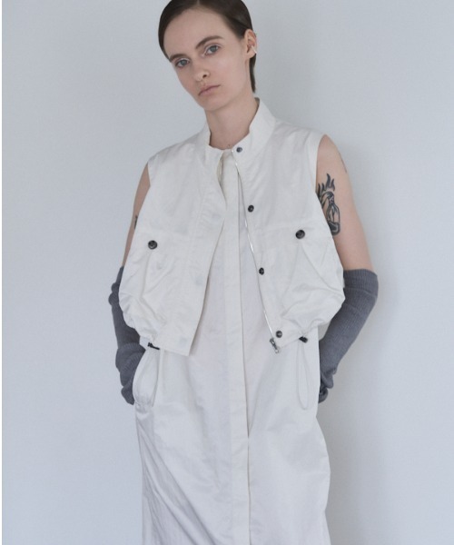 Muel Chic(ミュエルシック)の「Fin shirt one-piece フィンシャツワンピース(ワンピース・レディース・ブラック/ベージュ/オフホワイト・MEDIUM)」の6枚目の写真