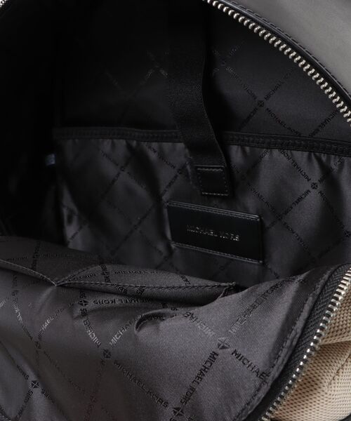 MICHAEL KORS（マイケルコース）の「COOPER ドーム バックパック（バックパック/リュック・メンズ・ベージュ系その他・NS）」の4枚目の写真