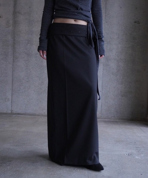 LOW CLASSIC(ロウ クラシック)の「BELTED MAXI SKIRTS(スカート・レディース・ブラック・S)」の2枚目の写真