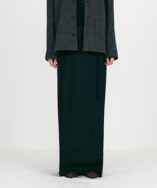 LOW CLASSIC(ロウ クラシック)の「BELTED MAXI SKIRTS(スカート・レディース・ブラック・S)」の12枚目の写真