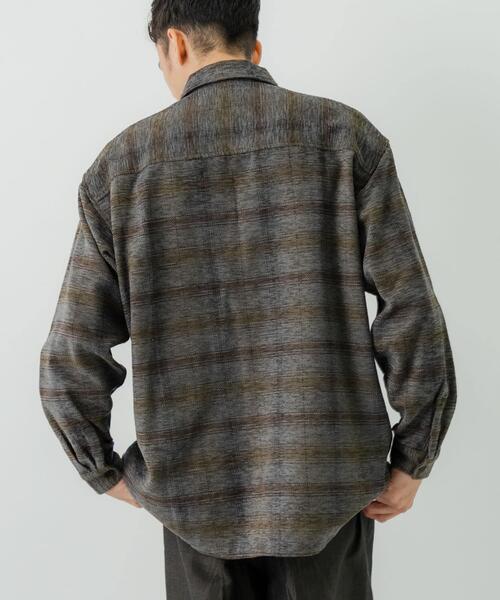 URBAN RESEARCH（アーバンリサーチ）の「モールクラシックシャツ（シャツ/ブラウス・メンズ・ブラック/グレー系その他/ブラウン系その他/ネイビー・MEDIUM/LARGE）」の22枚目の写真