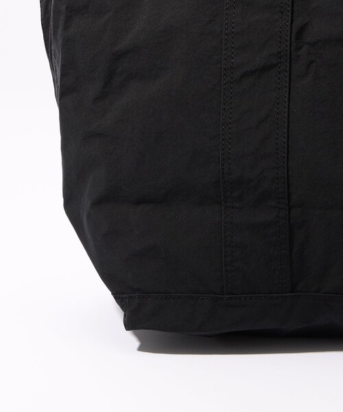 JAMES PERSE（ジェームスパース）の「マットナイロン トートバッグ ACMN0621（トートバッグ・メンズ・ブラック/ホワイト・FREE）」の7枚目の写真