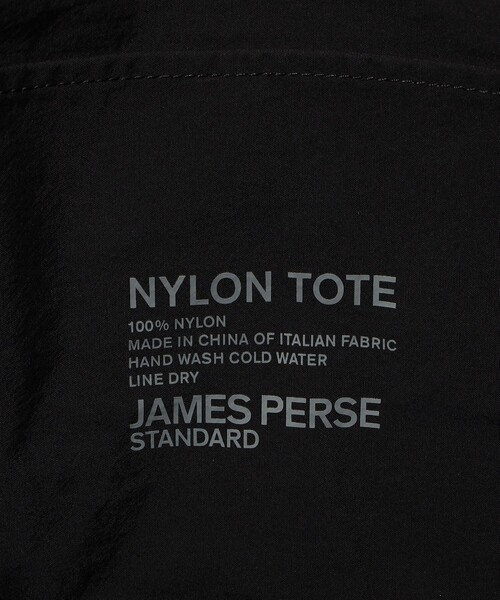 JAMES PERSE（ジェームスパース）の「マットナイロン トートバッグ ACMN0621（トートバッグ・メンズ・ブラック/ホワイト・FREE）」の8枚目の写真
