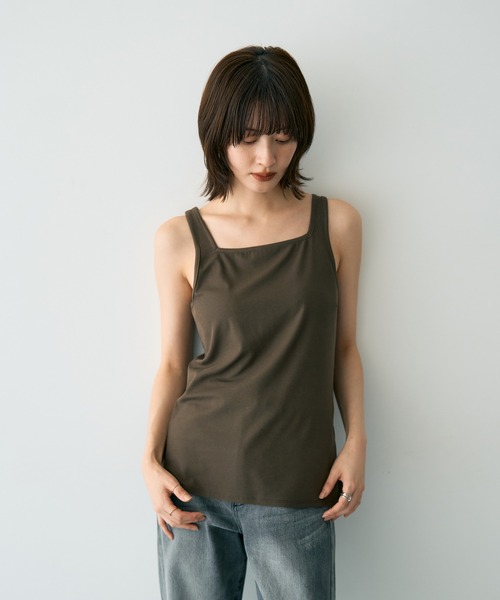 YECCA VECCA(イェッカヴェッカ)の「2wayスクエアリブタンクトップ(タンクトップ・レディース・アイボリー/ブラック/ブラウン・FREE)」の1枚目の写真