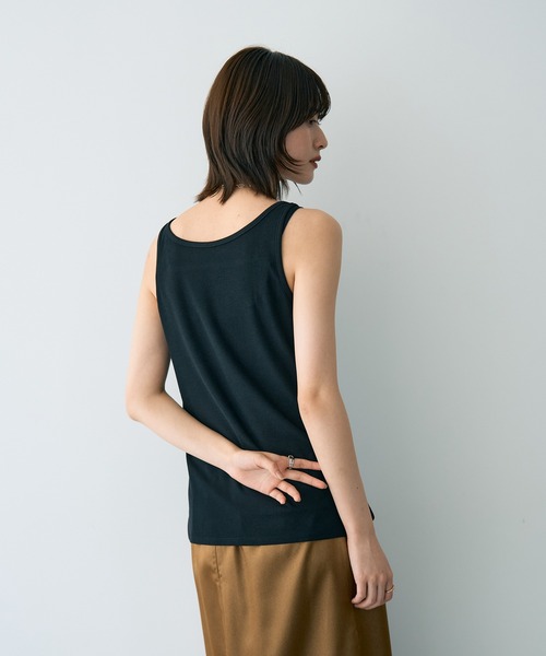 YECCA VECCA(イェッカヴェッカ)の「2wayスクエアリブタンクトップ(タンクトップ・レディース・アイボリー/ブラック/ブラウン・FREE)」の8枚目の写真