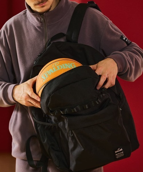 SPALDING(スポルディング)の「【SPALDING/スポルディング】ボールキャリー デイパック 40L/スポーツバッグ・アウトドア(バックパック/リュック・メンズ・ブラック・FREE)」の2枚目の写真