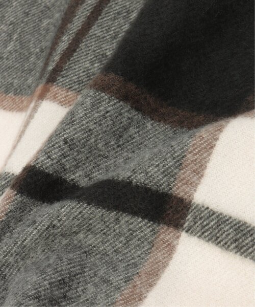 LBC(エルビーシー)の「チェックカラーマフラー(マフラー・レディース・サックスブルー/ブルー/ブラック/レッド・FREE)」の6枚目の写真