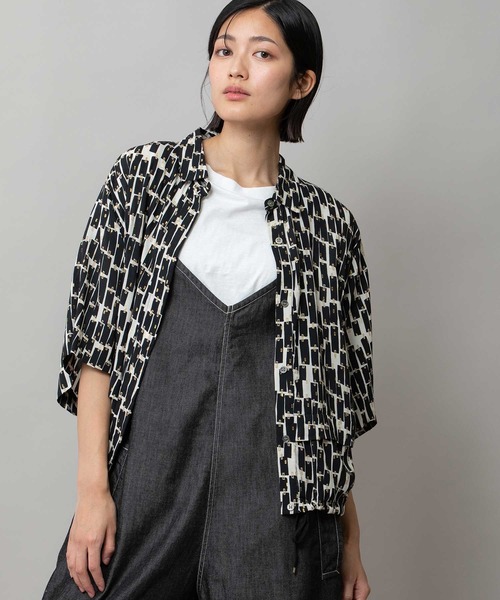 Munich（ミューニック）の「【France】 ジャガードプリントタックシャツ（シャツ/ブラウス・レディース・ベージュ系/アイボリー系/ブラック系・FREE）」の2枚目の写真