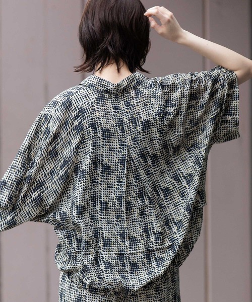 Munich（ミューニック）の「【France】 ジャガードプリントタックシャツ（シャツ/ブラウス・レディース・ベージュ系/アイボリー系/ブラック系・FREE）」の20枚目の写真