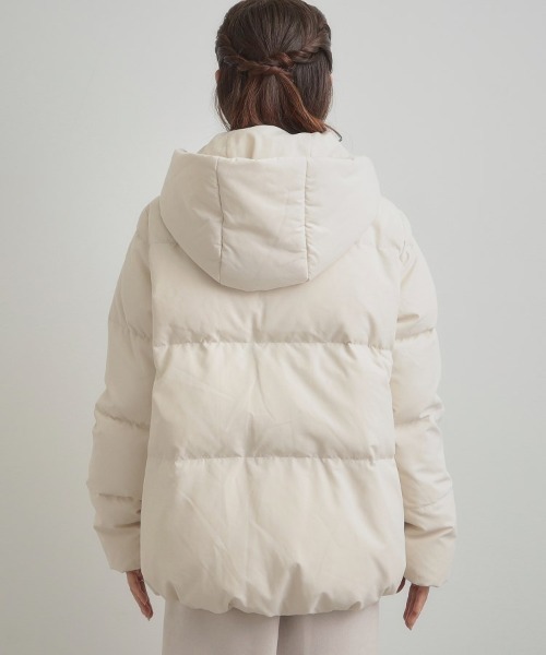 couture brooch（クチュールブローチ）の「【冬の名品・撥水】愛されダウン（ダウンジャケット/コート・レディース・アイボリー/ブラック/サックスブルー/ライトグレー・36/38/40/42）」の10枚目の写真