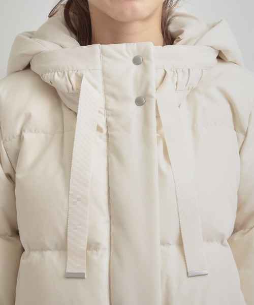 couture brooch（クチュールブローチ）の「【冬の名品・撥水】愛されダウン（ダウンジャケット/コート・レディース・アイボリー/ブラック/サックスブルー/ライトグレー・36/38/40/42）」の11枚目の写真