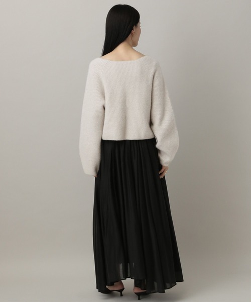 A part by(アパートバイ)の「【前後2WAY】フォックスカシミヤウールラメVネックプルオーバー(ニット/セーター・レディース・アイボリー/ライトベージュ/ネイビー・FREE)」の8枚目の写真