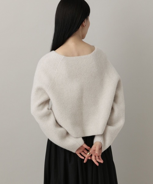 A part by(アパートバイ)の「【前後2WAY】フォックスカシミヤウールラメVネックプルオーバー(ニット/セーター・レディース・アイボリー/ライトベージュ/ネイビー・FREE)」の11枚目の写真