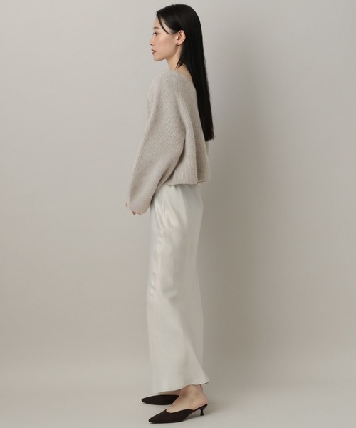 A part by(アパートバイ)の「【前後2WAY】フォックスカシミヤウールラメVネックプルオーバー(ニット/セーター・レディース・アイボリー/ライトベージュ/ネイビー・FREE)」の14枚目の写真