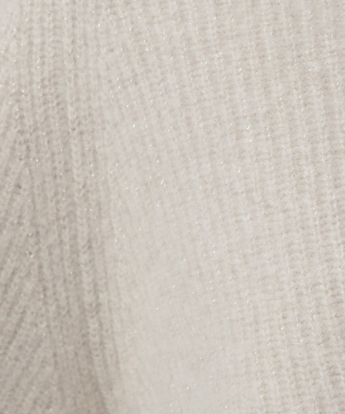 A part by(アパートバイ)の「【前後2WAY】フォックスカシミヤウールラメVネックプルオーバー(ニット/セーター・レディース・アイボリー/ライトベージュ/ネイビー・FREE)」の12枚目の写真
