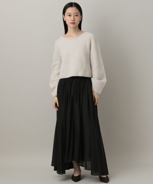 A part by(アパートバイ)の「【前後2WAY】フォックスカシミヤウールラメVネックプルオーバー(ニット/セーター・レディース・アイボリー/ライトベージュ/ネイビー・FREE)」の5枚目の写真