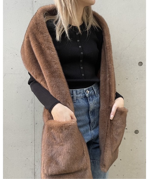 LE CIEL BLEU（ルシェルブルー）の「フェイクミンクスカーフ / Faux Mink Scarf（ストール/ショール・レディース・ブラウン/グレー・36）」の2枚目の写真