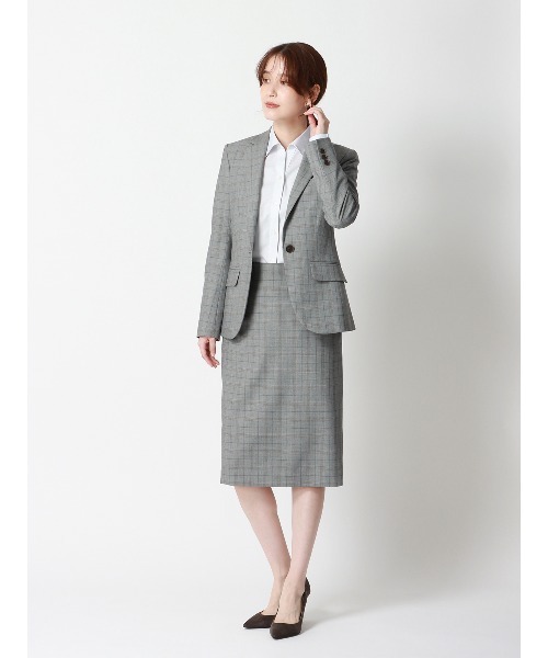 SUIT SQUARE（スーツスクエア）の「スキッパーカラーシャツ 長袖 NON IRONMAX ストレッチ ピンストライプ Blouse（シャツ/ブラウス・レディース・グレー・42(13号)/40(11号)/38(9号)/36(7号)）」の2枚目の写真