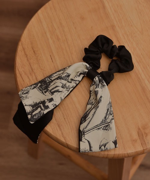 リボンシュシュ・モノグラム シルエット メッセージカード付き リボンシュシュ・モノグラム シルエット メッセージカード付き