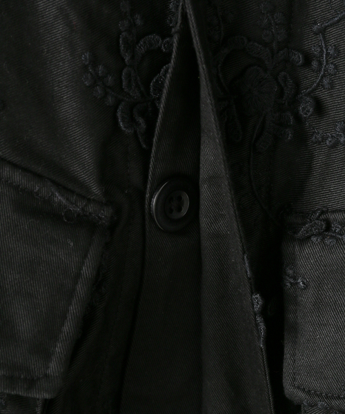 crinkle crinkle crinkle(クリンクルクリンクルクリンクル)の「【crinkle crinkle crinkle/クリンクルクリンクルクリンクル】EMB MILITARY SH(ブルゾン・レディース・ブラック/ベージュ・FREE)」の6枚目の写真