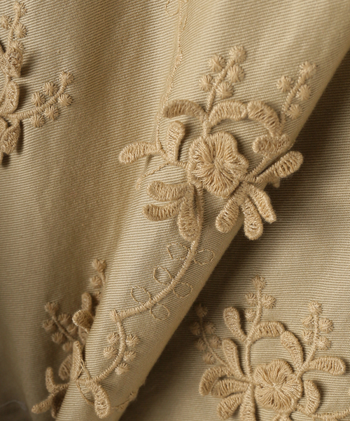 crinkle crinkle crinkle(クリンクルクリンクルクリンクル)の「【crinkle crinkle crinkle/クリンクルクリンクルクリンクル】EMB MILITARY SH(ブルゾン・レディース・ブラック/ベージュ・FREE)」の13枚目の写真