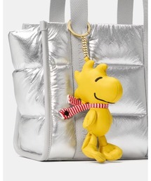 【画像追加】ケイトスペード　ピーナッツ　パファーキーファブスヌーピーチャーム Leave Peanuts X KSNY Snoopy Puffer Key Chain | Accessories | Coach