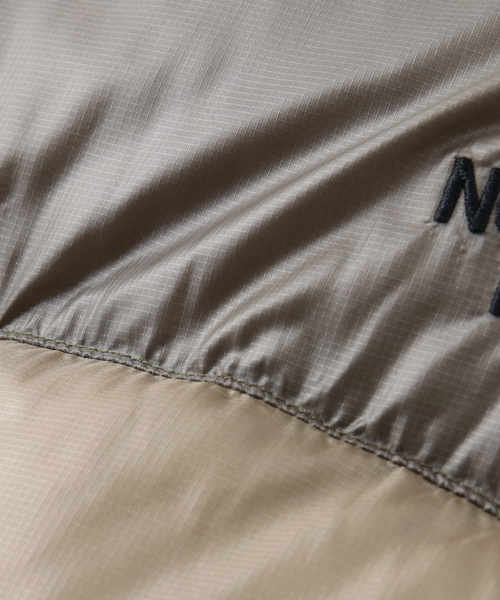 THE NORTH FACE（ザノースフェイス）の「THE NORTH FACE / ザ ノースフェイス ACONCAGUA HOODIE / ND92554（ダウンジャケット/コート・メンズ・ベージュ/ブラック・SMALL/MEDIUM/LARGE）」の3枚目の写真