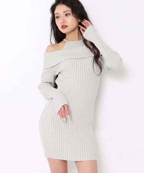 ANAP(アナップ)の「レイヤード見えオフショルダーリブニットミニワンピース(ワンピース・レディース・ライトグレー/ブラウン/ダークグレー・F)」の4枚目の写真