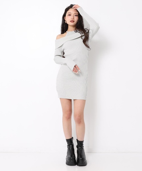 ANAP(アナップ)の「レイヤード見えオフショルダーリブニットミニワンピース(ワンピース・レディース・ライトグレー/ブラウン/ダークグレー・F)」の7枚目の写真