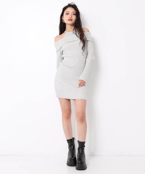 ANAP(アナップ)の「レイヤード見えオフショルダーリブニットミニワンピース(ワンピース・レディース・ライトグレー/ブラウン/ダークグレー・F)」の8枚目の写真