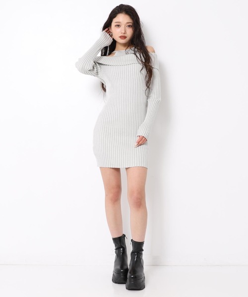 ANAP(アナップ)の「レイヤード見えオフショルダーリブニットミニワンピース(ワンピース・レディース・ライトグレー/ブラウン/ダークグレー・F)」の9枚目の写真