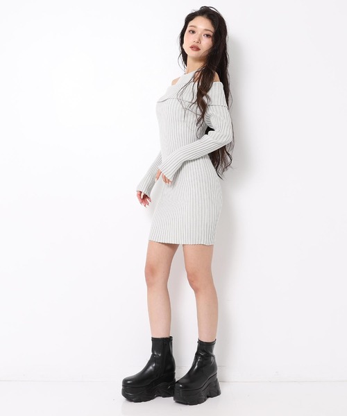 ANAP(アナップ)の「レイヤード見えオフショルダーリブニットミニワンピース(ワンピース・レディース・ライトグレー/ブラウン/ダークグレー・F)」の10枚目の写真