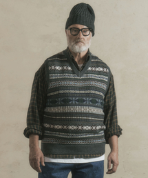 TAKEASY（テイクイージー）の「Merino Wool Fair Isle Vest (Beige)（ニット/セーター・メンズ）」