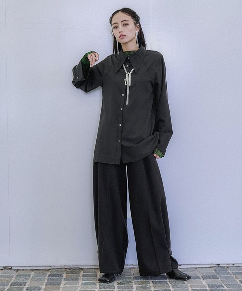 HARE(ハレ)の「シアープリーツトップス(HARE)(Tシャツ/カットソー・レディース・グリーン/レッド/ブラック/ライトブルー/ブルー/イエロー・FREE)」の11枚目の写真