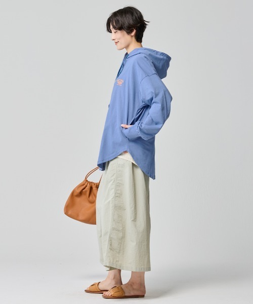 KRIFF MAYER Lady's Collection(クリフメイヤーレディースコレクション)の「【紫外線対策】UVカットさら釦パーカー(パーカー・レディース・ブラック/カラフル/ブルー/グレー・LARGE/MEDIUM)」の11枚目の写真