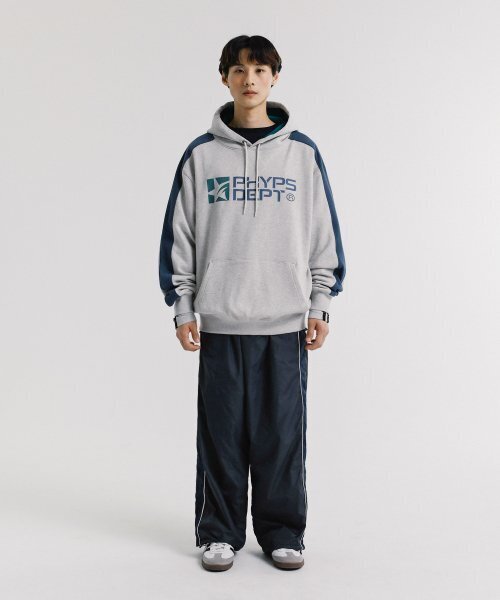 PHYSICAL DEPARTMENT(フィジカル デパートメント)の「スターダストフードブラック(パーカー・レディース・その他・LARGE/MEDIUM/SMALL/X-LARGE)」の6枚目の写真