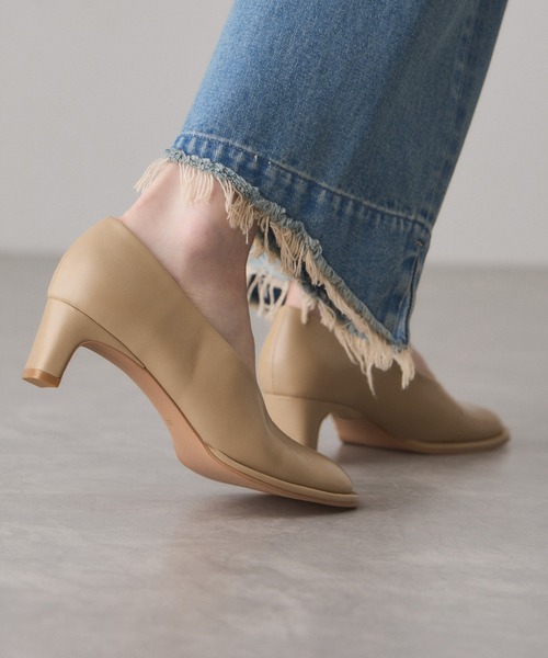 ADAM ET ROPE'（アダムエロペ）の「ラウンドトゥパンプス（パンプス・レディース・ブラック/ベージュ・24.5/24/23.5/23）」の5枚目の写真