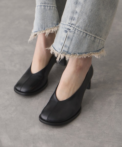 ADAM ET ROPE'（アダムエロペ）の「ラウンドトゥパンプス（パンプス・レディース・ブラック/ベージュ・24.5/24/23.5/23）」の10枚目の写真