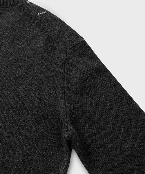NONBLANK(ノンブランク)の「アーガイルパターンクルーネックニット_ダークグレー(ニット/セーター・メンズ・チャコール・LARGE/MEDIUM/X-LARGE)」の6枚目の写真
