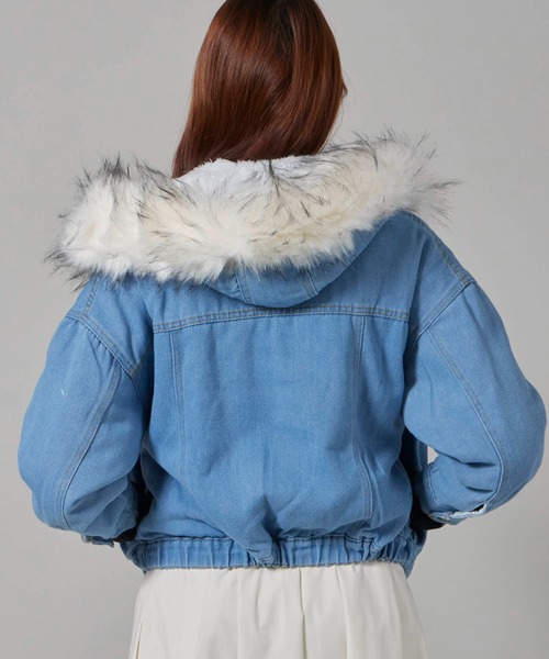 Chick(チック)の「Faux Fur Hooded Denim Jacket / フード付き フェイクファー2ndデニムジャケット(デニムジャケット・レディース・グレー/ピンク/ホワイト・FREE)」の8枚目の写真