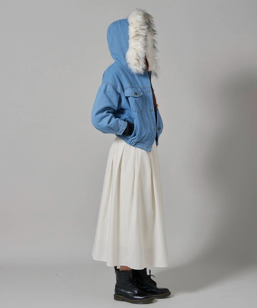 Chick(チック)の「Faux Fur Hooded Denim Jacket / フード付き フェイクファー2ndデニムジャケット(デニムジャケット・レディース・グレー/ピンク/ホワイト・FREE)」の9枚目の写真